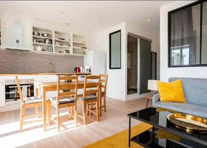 Sete : Superbe Appartement 2 Pieces Refait A Neuf
