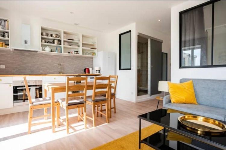 : Superbe 2 Pieces Refait A Neuf Apartment